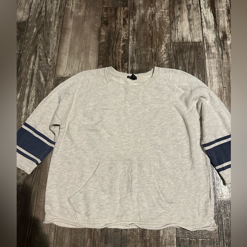 Forever 21 sweat shirt with pockets